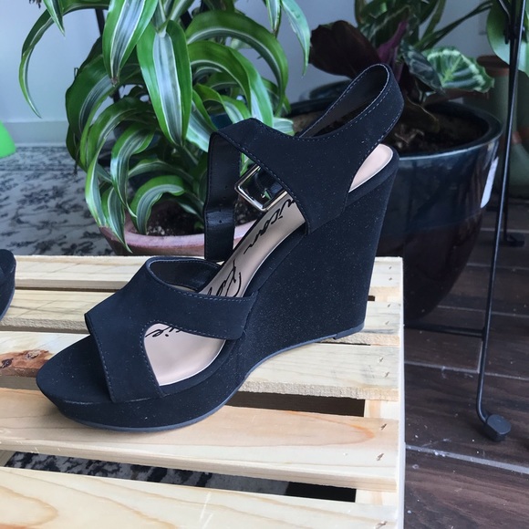 Velvety black platform wedges - Picture 9 of 14